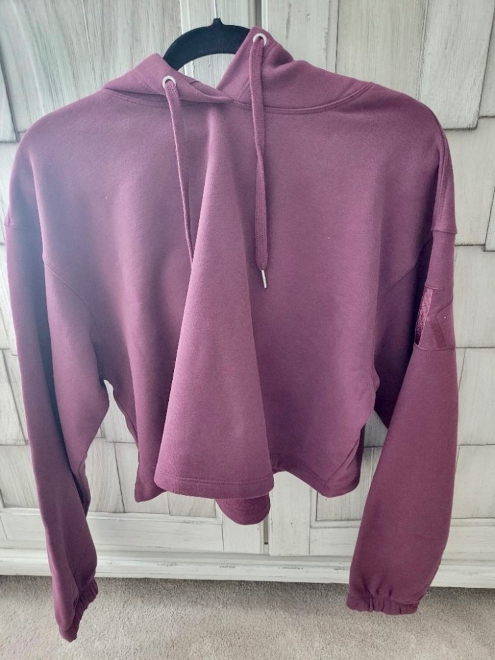 CALVIN KLEIN JEANS Women's Crop Top Hoodie Sweatshirt Size Large Red